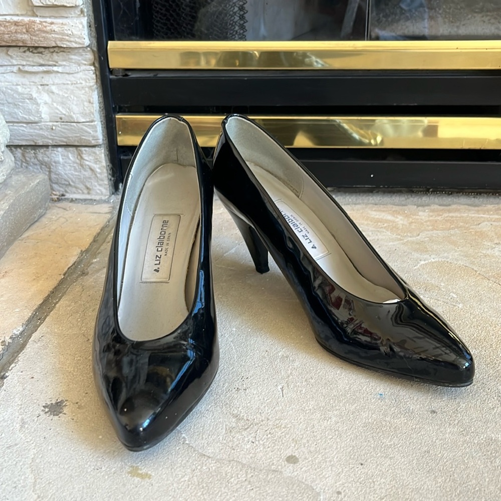 Liz Claiborne black patent leather low heel pumps sz 8